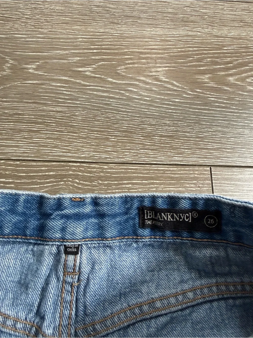 Blank NYC blue denim shorts 26 The Perry Rewrite The Stars Denim Mom Jean